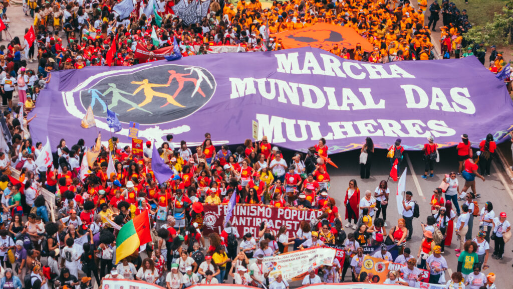 Feminismo popular antirracista em luta pelo bem viver! MMM na 2ª Marcha Nacional das Mulheres Negras 2025