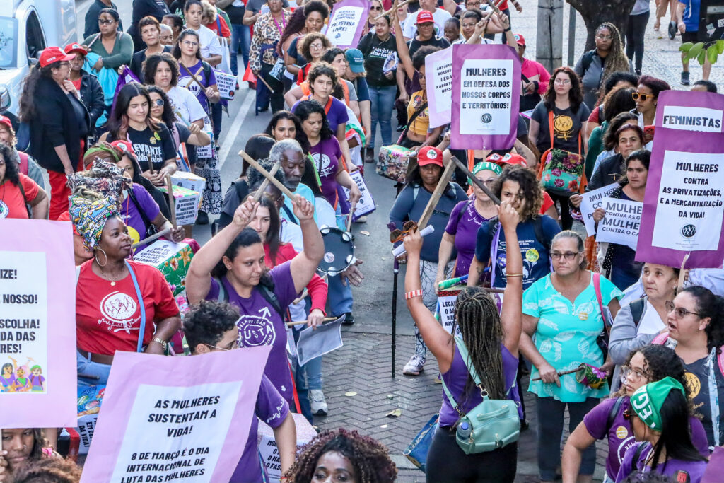 Pela vida das meninas e mulheres, contra a institucionalização do Estupro e o retrocesso patriarcal!